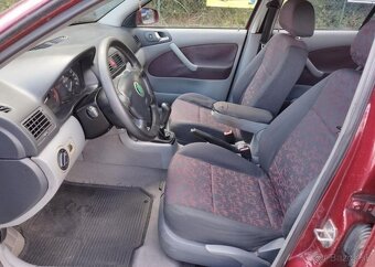 Škoda Octavia 1,6 i LPG benzín manuál 74 kw - 8