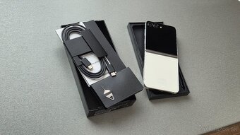 Samsung Z-Flip 5 "cream" - 8