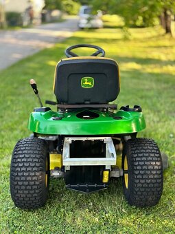 John Deere X125 traktorkosačka - 8