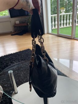 Michael Kors čierna kožená kabelka - 8