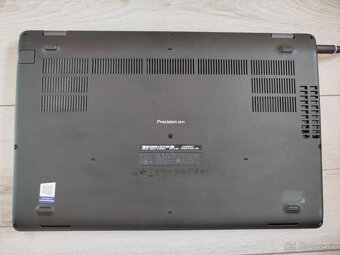 workstation Dell 3541 - Xeon 6-core, 32GB RAM, SSD, Quadro - 8