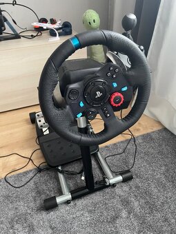 herný volant logitech driving force - 8