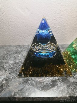 orgónove pyramídy,sklenene gule,soška - 8