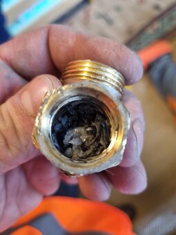 Čistenie a preplach kúrenia chladenia a vodovodných rozvodov - 8