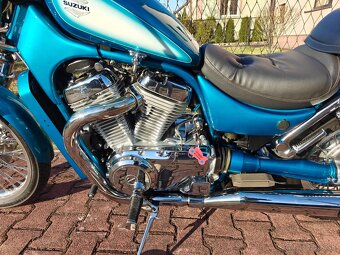 Suzuki VS 800 Intruder - 8