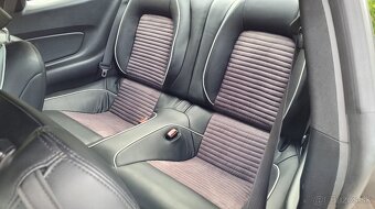 Ford Mustang 3,7 - 8