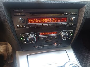 BMW E90 320D - 8