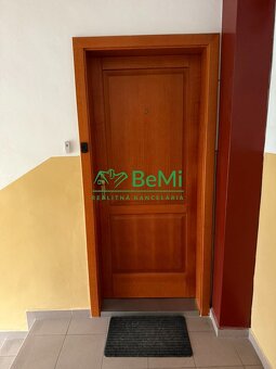 Na predaj 3 izbový byt s logiou na Komenského ulici - 8