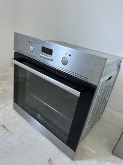 Vstavané kuchynské spotrebiče a práčka - 8