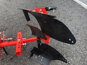 Obracecí pluh PO 230 - 8