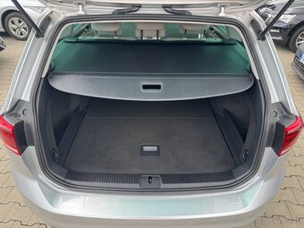 Volkswagen Passat Variant 2.0 TDI Elegance 4Motion DSG - 8
