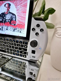 GPD Win 4 a AYANeo 2 - 8
