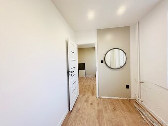 Predám 2,5 izbový tehlový byt v centre - 8