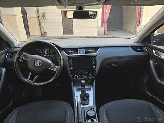 Škoda Octavia Combi 2.0 TDI DSG Ambition Navi DVD R16 OrigKM - 8