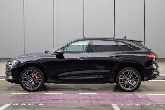 Audi E-tron 55 quattro Advanced 300 kW - 8