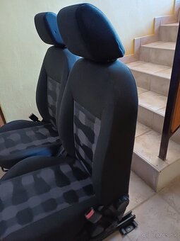 Predné sedačky na Ford Fusion - 8