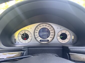 Mercedes-Benz w211 e220 cdi Avantgarde - 8