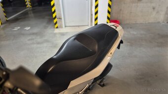 Aprilia SR MAX 300 (2013) - 8