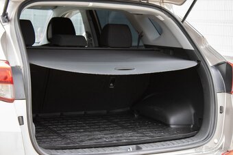 Hyundai Tucson 1.7 CRDi Family 85kW - 8