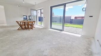 Kvalitná novostavba  5-i rodinného domu, 156 m², Hýľov - 8
