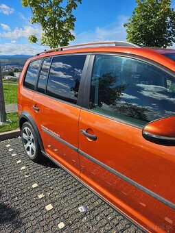 Volkswagen Touran Cross 1,4 Tsi - 8