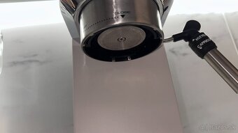 Kávovar De'Longhi Dedica biely, BOSCH mlynček na kávu zdarm - 8