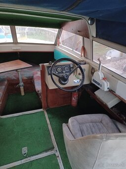 Motorový čln DRAGO 2000 - 8