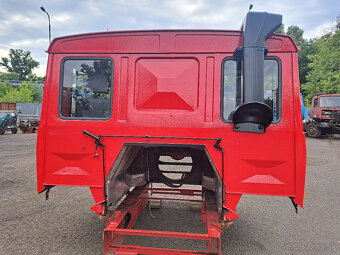 Kabina Tatra T815 EURO 2, 3 REPAS - 8
