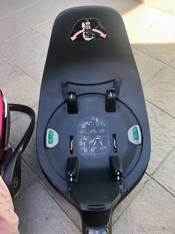 Cybex Cloud Z i-size + Isofix rotačná základňa Cybex Base Z - 8