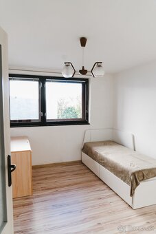 Priestranný rodinný dom s 2 bytovými jednotkami - Námestovo - 8