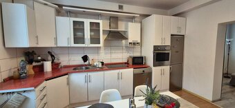 Predaj: Pekný rodinný dom s veľkým pozemkom Hlboké nad Váhom - 8