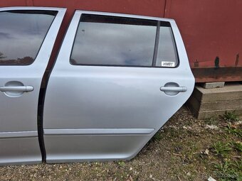 Predám dvere na Škoda Octavia II 2 kód farby 9156 strieborné - 8