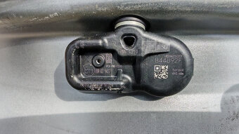 4x100 R16 --- TOYOTA YARIS - 8