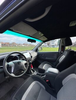 Toyota Hilux - 8