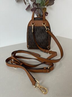 Michael Kors mini ruksak / kabelka - 8