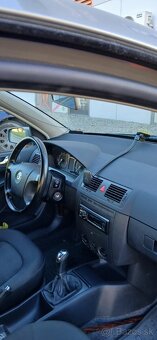 Predám škoda fabia 1.4 16v benzín kw 55 r.v 2007 - 8