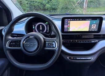 FIAT 500e 87kW, biely interiér - 8