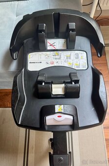 Autosedačka Doona Plus + isofix základňa Royal Blue - 8