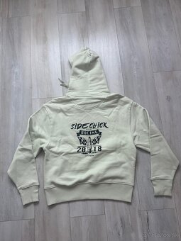 Predám mikiny a trička - 8