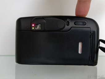 Yashica Zoomate - 8