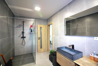 TOP PONUKA - Luxusný, zariadený, slnečný rodinný dom v - 8