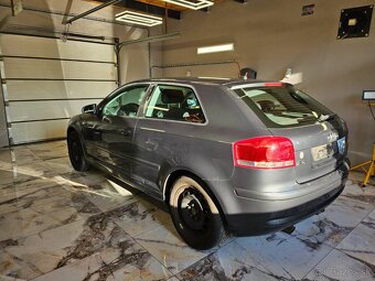 AUDI A3 1.6 FSI - 8