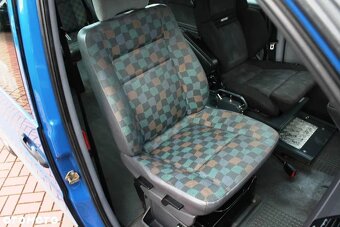 Auto pre vozičkárov s rampou s ručným ovládaním - 8