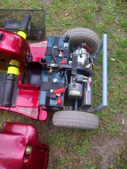 Predám Elektrický invalidný vozík, skouter, moped.Top stavu - 8