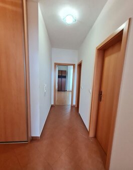 Na prenájom 2 izbový byt v Bratislave - Karlovej Vsi na ul.  - 8