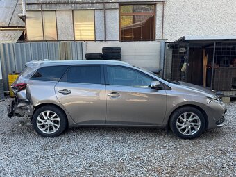 Toyota Auris Touring Sport 1.6 VVT 2016 POJAZDNÉ - 8