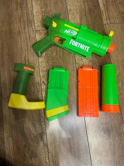Predám NERF - 8