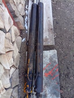 Predám tieto 2 dvojčinné rovnaké piestnice - 8