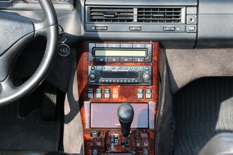Mercedes R129 Final Edition 2000 - 8