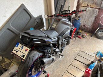 Yamaha FZ8 - 8